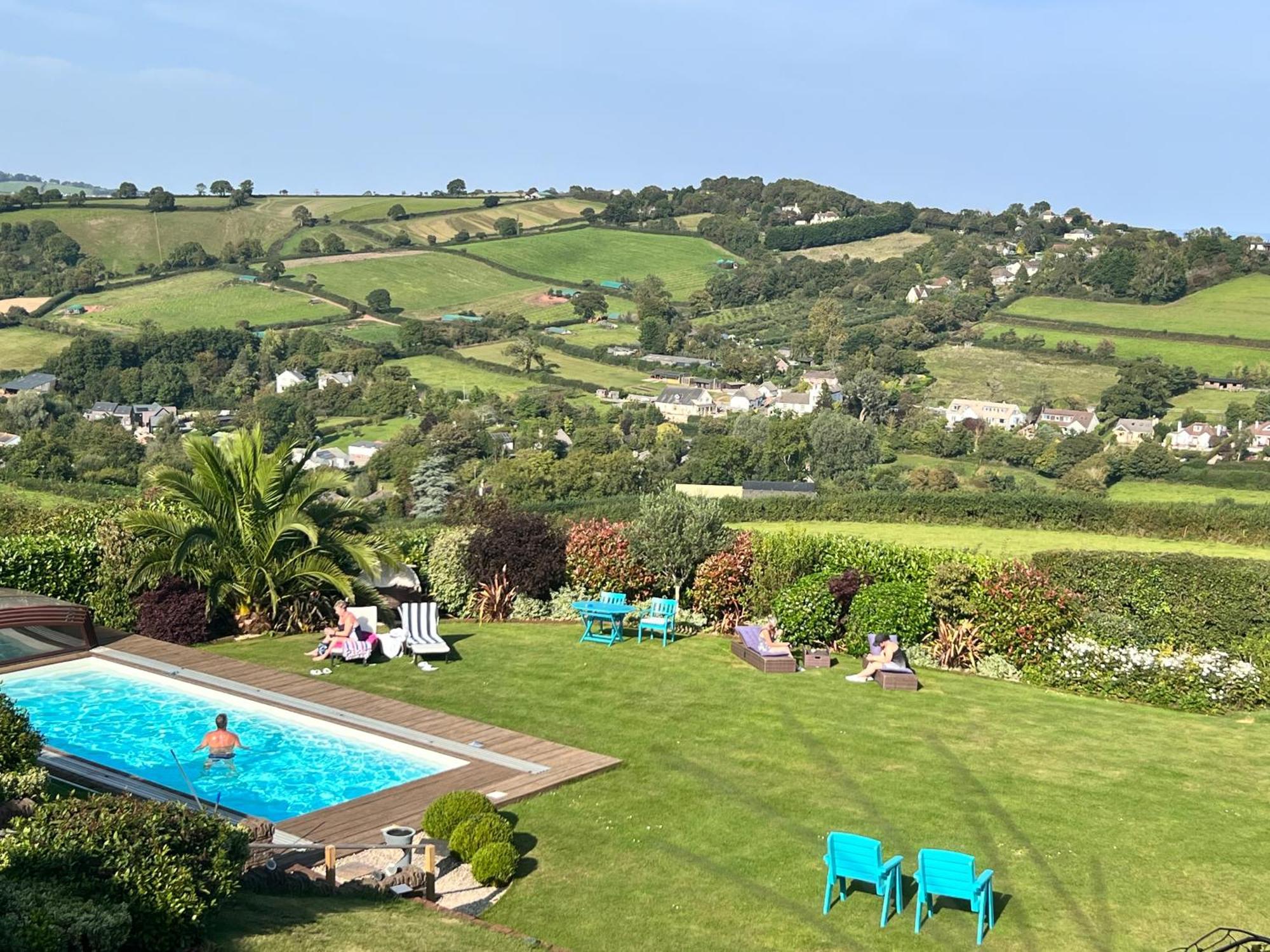 Halekulani Devon Homestay Torquay Extérieur photo